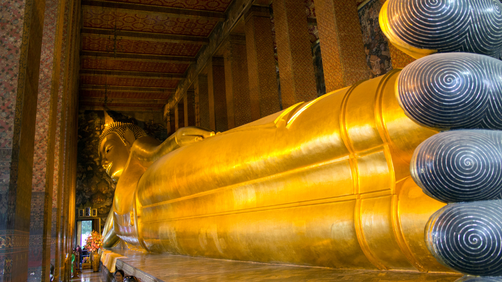 Bangkok: Wat Pho Buddha sdraiato