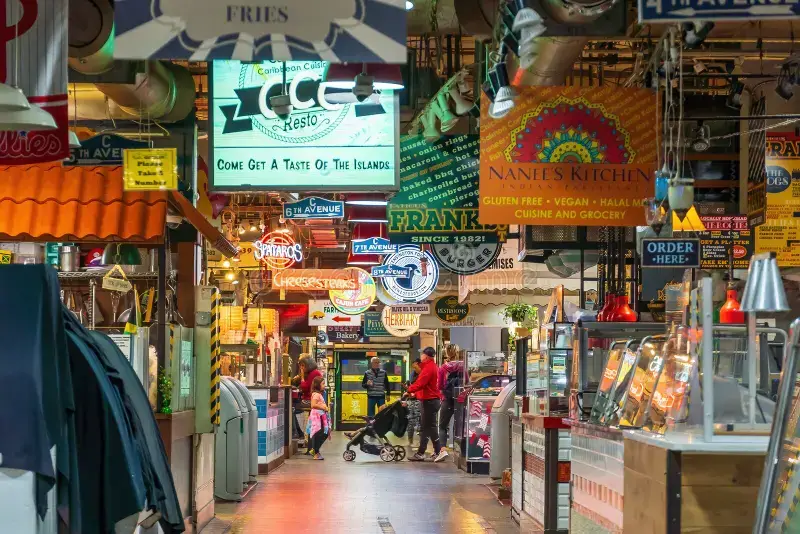 all'interno del Reading Terminal Market